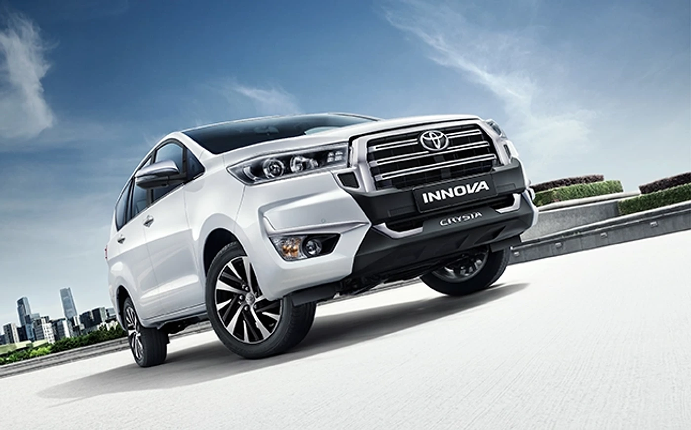 Toyota Innova Crysta gallery image 4