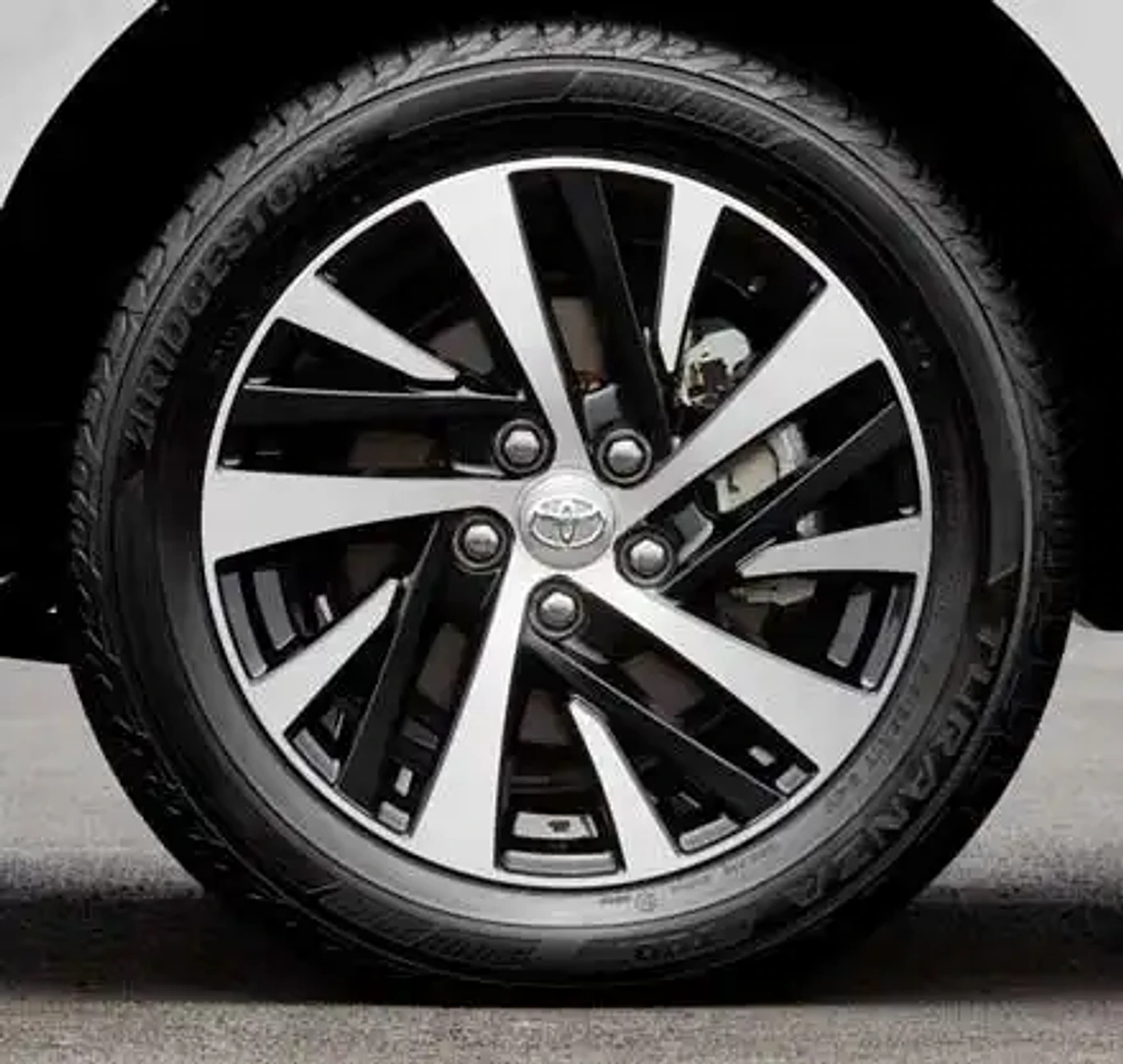 Toyota Innova Crysta: Enticing Diamond-cut Alloys