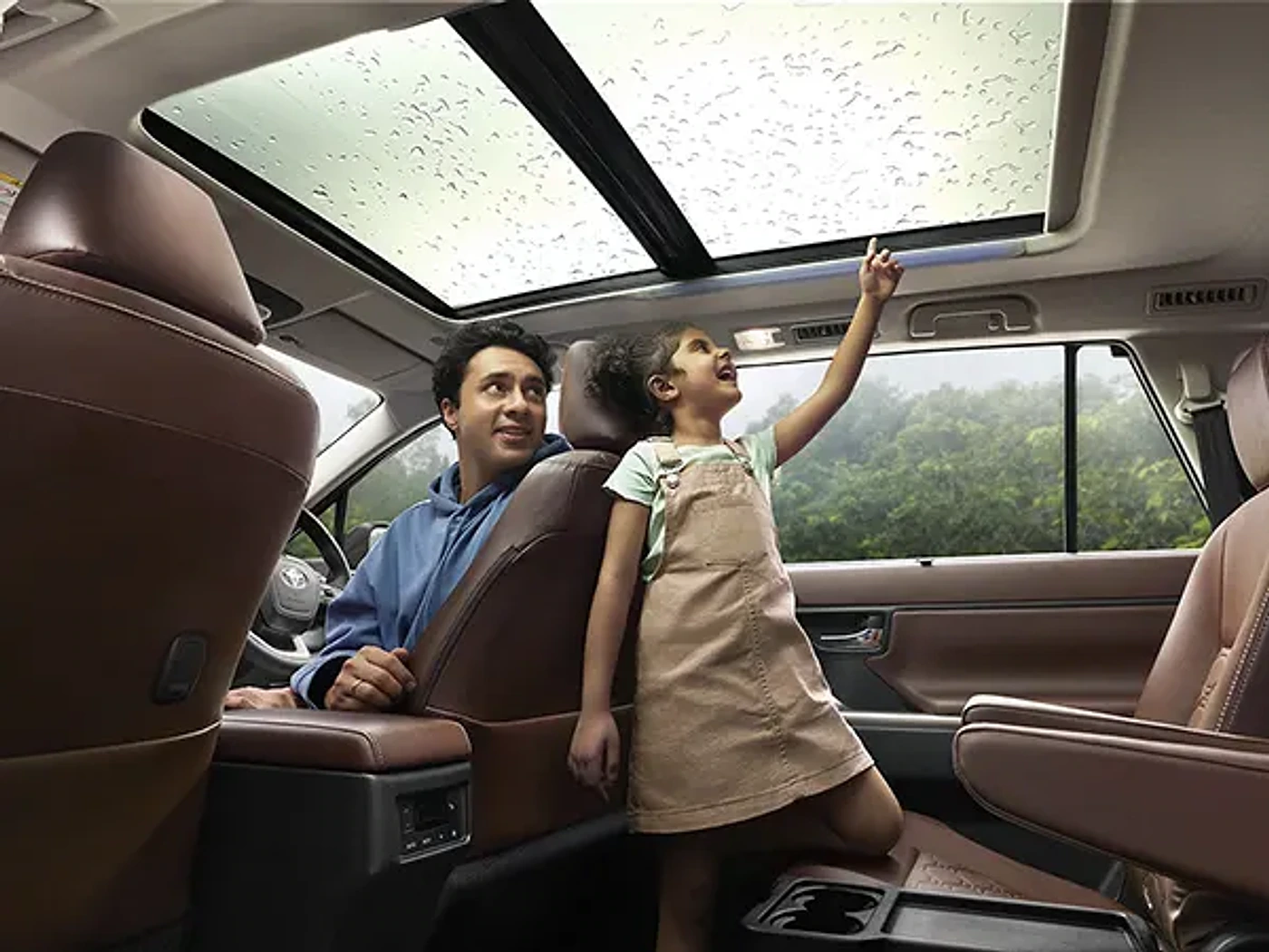 Toyota Innova Hycross: Panoramic Roof with Mood Lighting